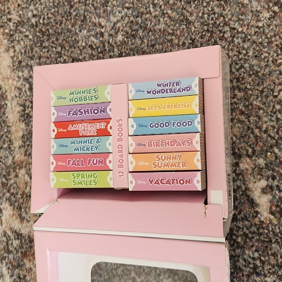 Minnie Mouse 12 Mini Cardboard Books Set For Children - Picture 6 of 7